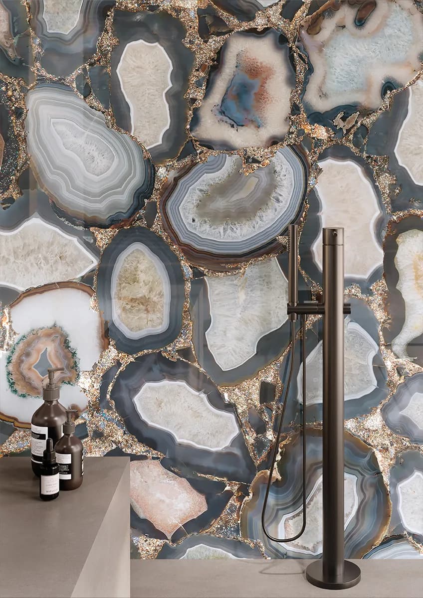 Cammeo installed — large-format onyx-effect surface